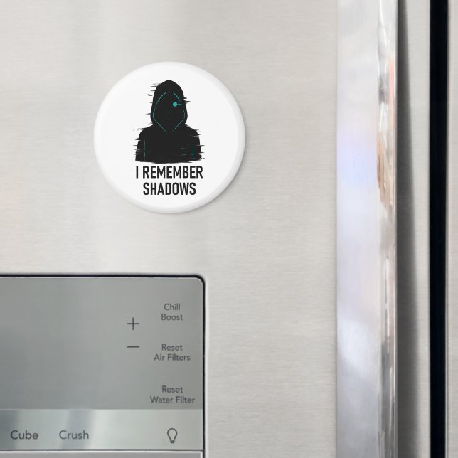 Jag minns skuggor - Glitched Hooded Figur Design Magnet (In Situ (Fridge))
