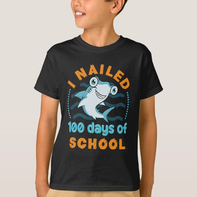 Jag nalkade 100 dagar med skolhammarhaj t shirt (Framsida)