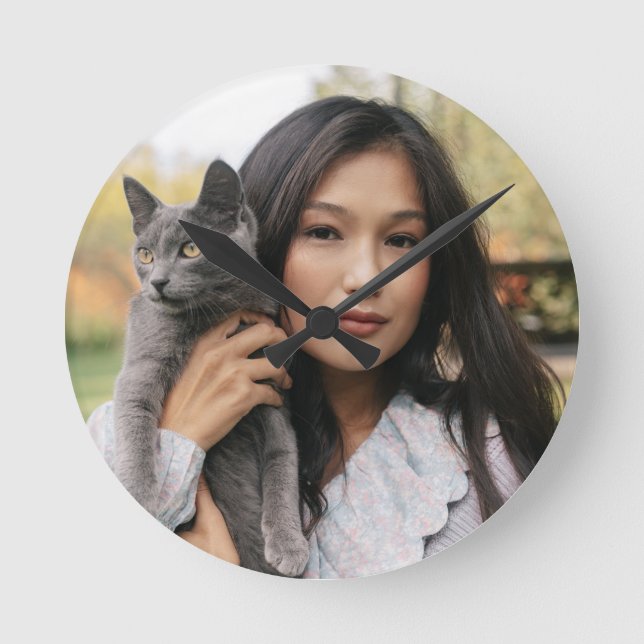 Jag och mitt foto på Small Round Wall Rund Klocka (Framsida)
