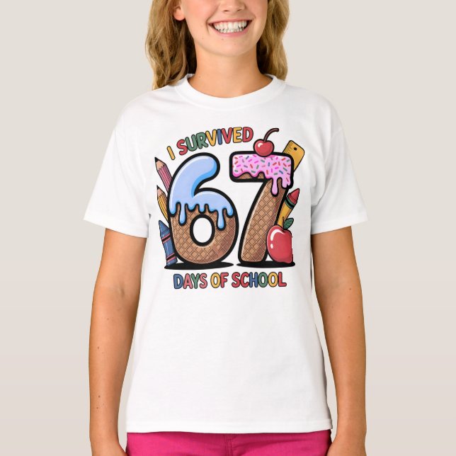 Jag överlevde 67 skoldagar Färgrik skola  T Shirt (Framsida)