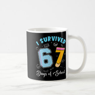 Jag överlevde 67 skoldagar Rolig 67 meme lärare Kaffemugg