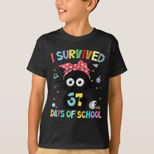 Jag överlevde 67 skoldagar Rolig svart katt Six S T Shirt