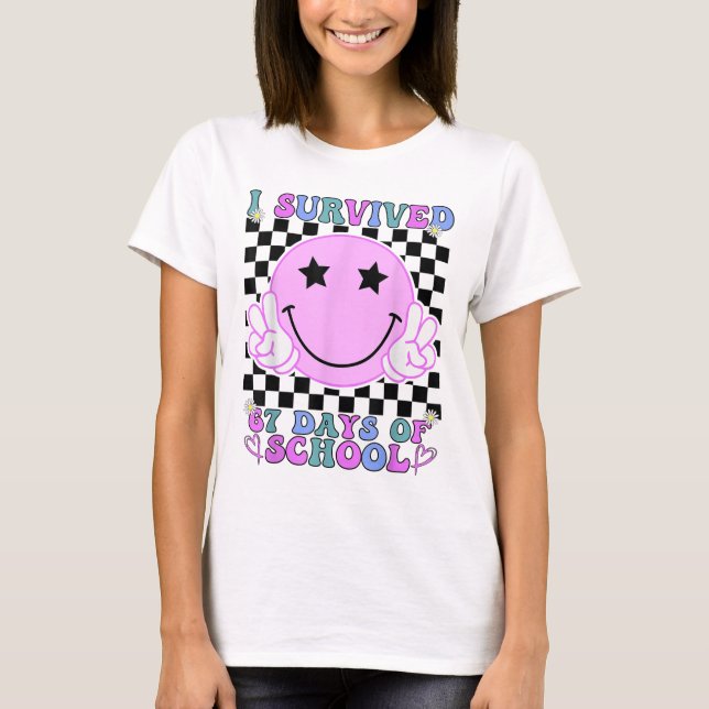 Jag överlevde 67 skoldagar Roligt 67 meme-student T Shirt (Framsida)