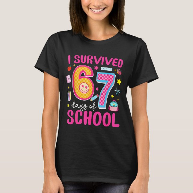 Jag överlevde 67 skoldagar Roligt meme lärare T Shirt (Framsida)