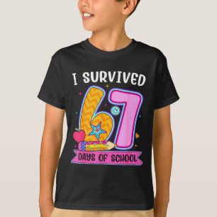 Jag överlevde 67 skoldagar Roligt meme lärare T Shirt