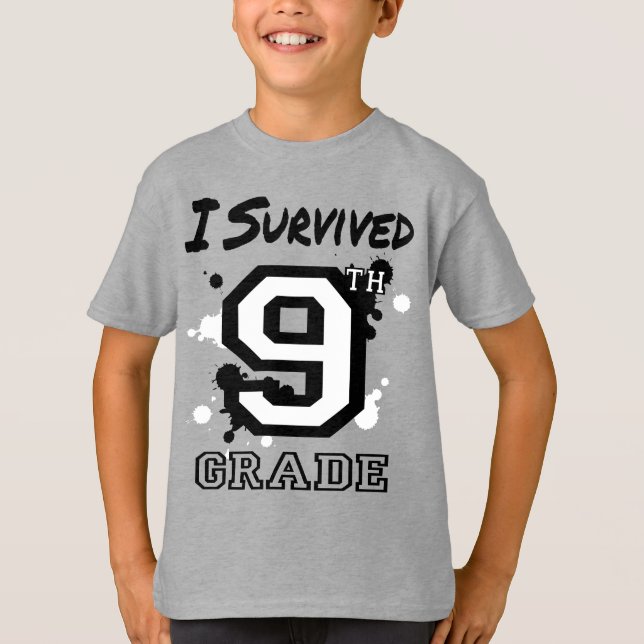 Jag Överlevde 9:e Klass T Shirt (Framsida)