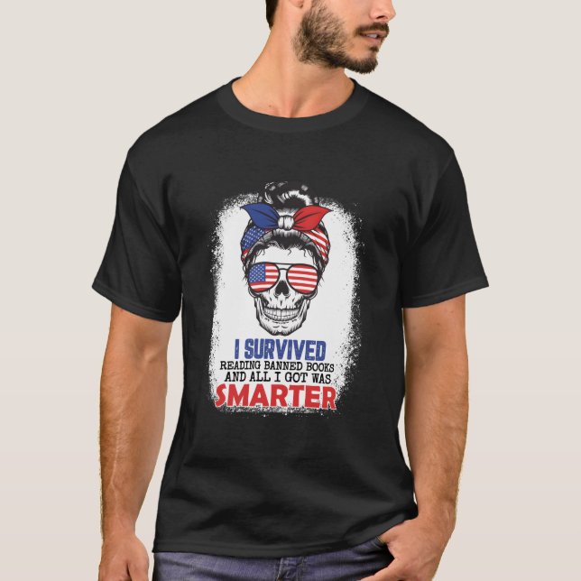Jag överlevde att läsa förbjudna böcker Bok Bokäls T Shirt (Framsida)