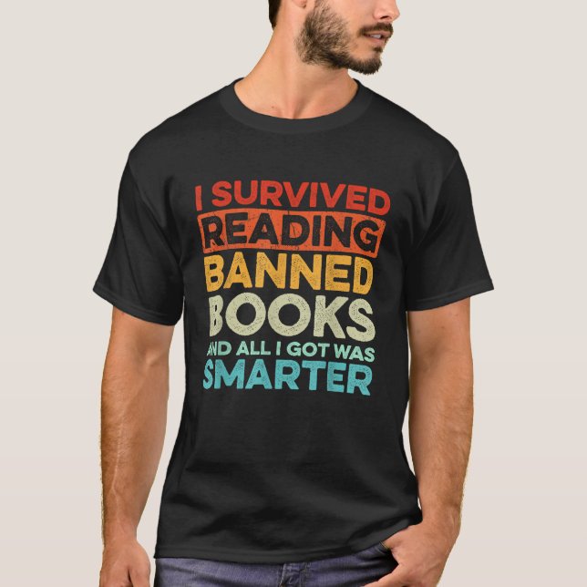 Jag Överlevde läsning av Bokar förbjuden T Shirt (Framsida)