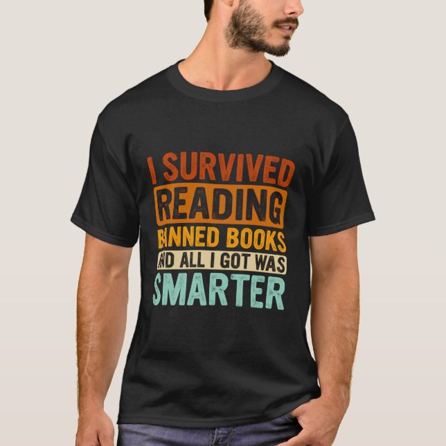 Jag Överlevde läsning Bannad Bokar Bookaholt Bok L T Shirt (Framsida)