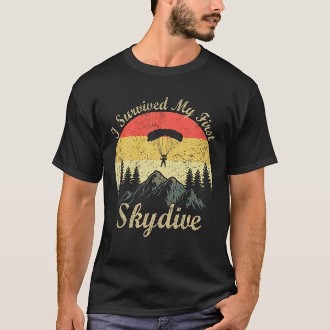 Jag Överlevde My First Skydive Funny Skydiving Ret T Shirt (Framsida)