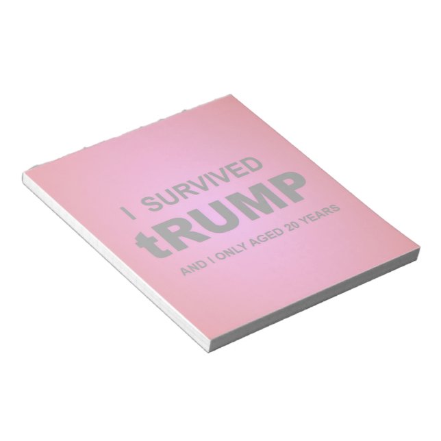 Jag överlevde tRUMP Anteckningsblock (Vinklad)