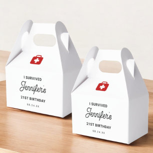 Jag överlevt 21:a födelsedagsljusssatsen. presentaskar