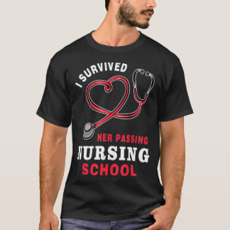Jag Överlevt hennes träningsskola Funny Gradua T Shirt