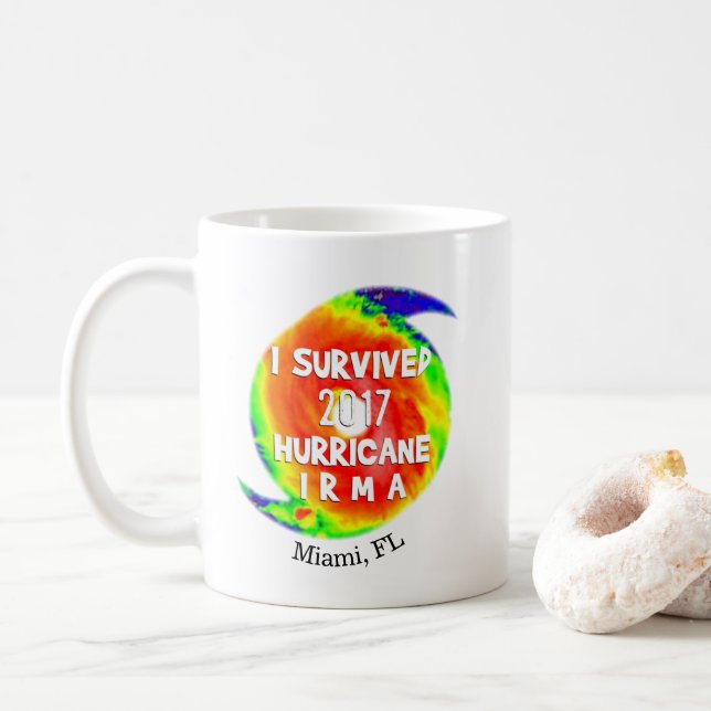 Jag ÖVERLEVT HURRICANE IRMA på din plats Kaffemugg (Med munk)