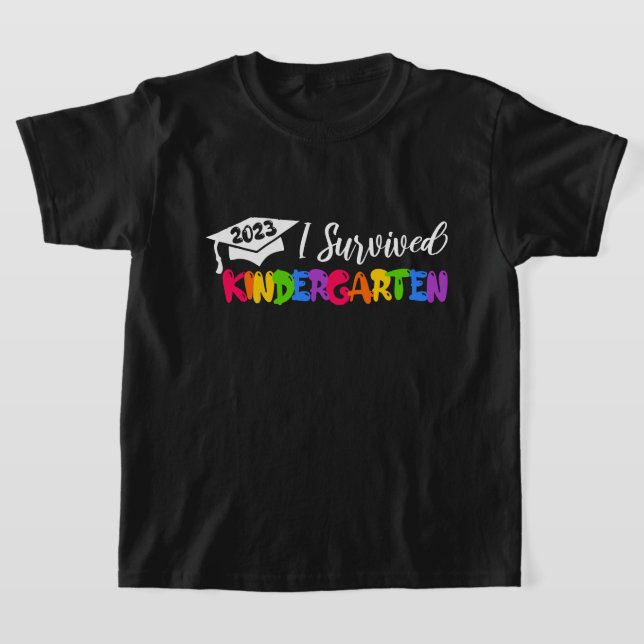 Jag Överlevt Kindergarten 2023 Grad T Shirt (Laydown)