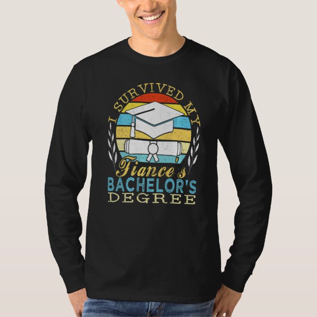 Jag Överlevt min fästes kandidatexamen. T Shirt (Framsida)