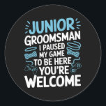 Jag pausade min Bröllopsfest Bow Tie Cute Junior Runt Klistermärke<br><div class="desc">Jag pausade min Bröllopsfest Bow Tie Cute Junior Groomsman</div>