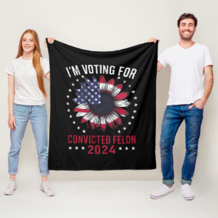 Jag Röstar På Den Dömde Brottslingen Pro Trump 202 Fleecefilt