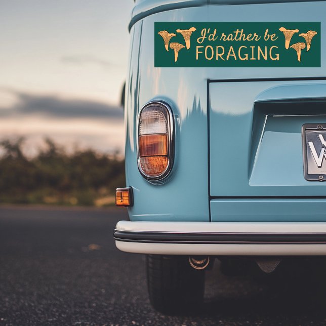 Jag skulle hellre föda Chanterelle Mushrum Fungi Bildekal (I'd Rather Be Foraging Chanterelle Mushrooms Fungi Bumper Sticker
)