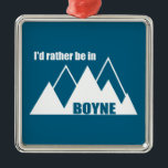 Jag skulle hellre vara i Boyne Michiganberget Julgransprydnad Metall<br><div class="desc">Boyne Falls Michigan,  Boyne Mountain Resort,  ligger i byn Boyne Falls och är en skidort för fullt och en golfplats för familjens roligt!</div>