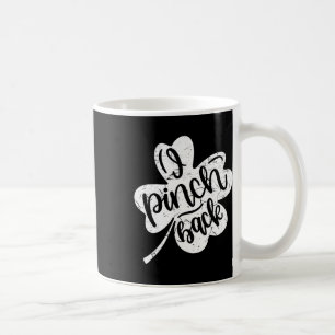 Jag slår Ck Roligt St Patrick's Day Jag knäpper Ck Kaffemugg