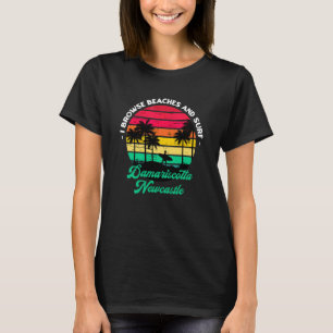 Jag söker stränder och Surfa Damariscotta Newcastl T Shirt