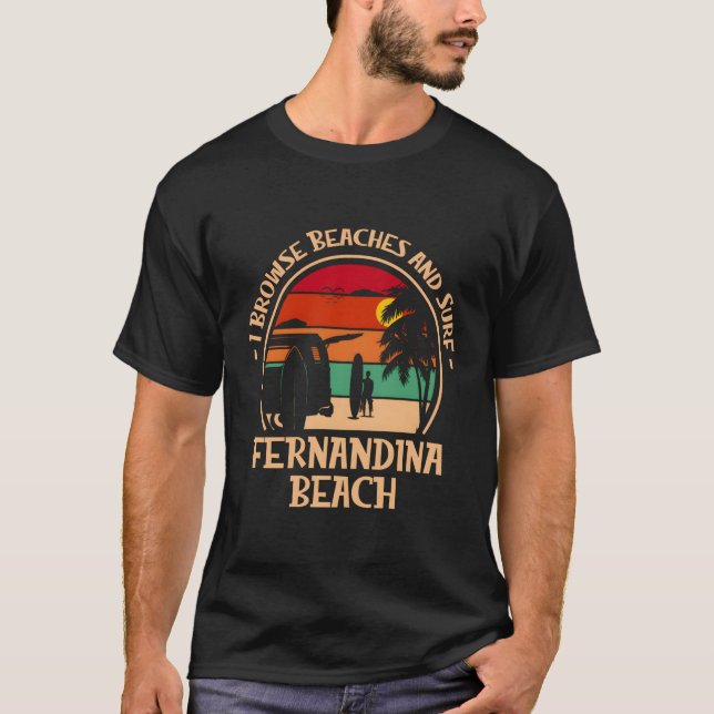 Jag söker stränder och Surfa Fernandina Beach Surf T Shirt (Framsida)