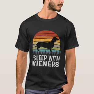 Jag sover med hjälp av Wiener, underbart Doxie Dac T Shirt