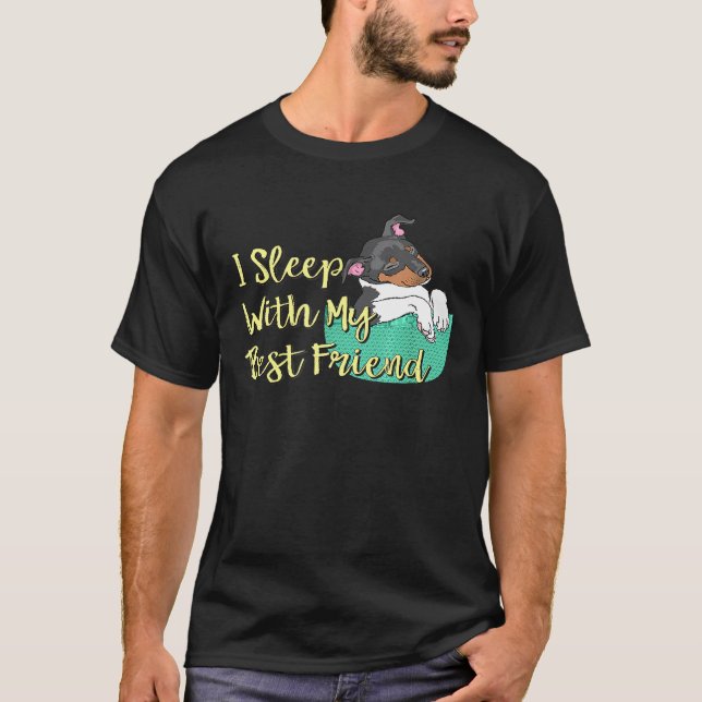 Jag sover med min bästa vän-Hund T Shirt (Framsida)