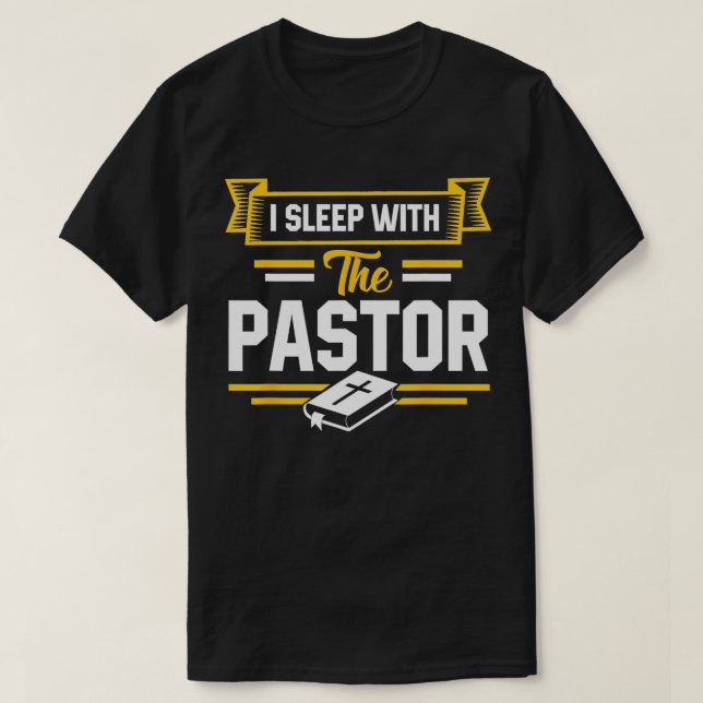 Jag sover med pastorfrun. t shirt (Design framsida)