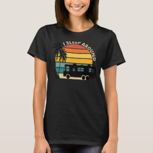 Jag sover runt roligt Van Life RV Vinatge Sunset T Shirt