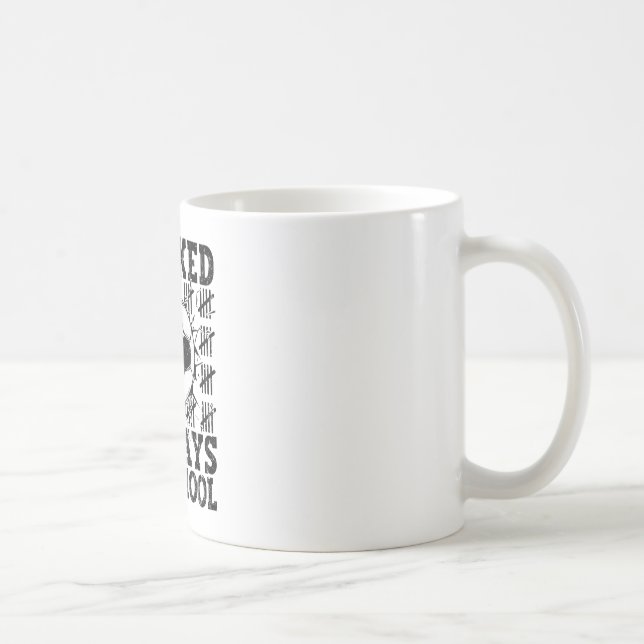 Jag sparkade 100 dagar av skolans fotboll 100:e da kaffemugg (Höger)