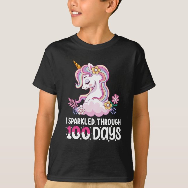 Jag sparkade genom 100 dagar med skolenhörning t shirt (Framsida)
