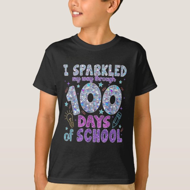 Jag sparkade mig igenom 100 dagar i skolan 100 t shirt (Framsida)