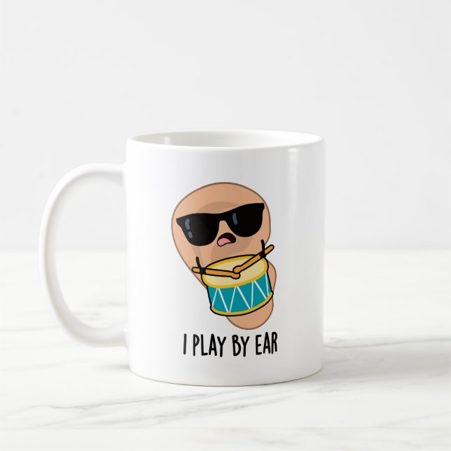 Jag spelar efter Ear Funny Drummer Pun Kaffemugg (Vänster)