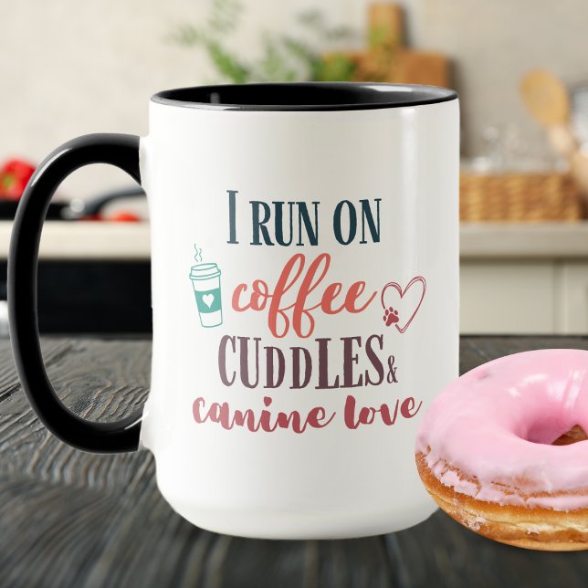 Jag springer på kaffe kramar hund kärlek korall te mugg (Skapare uppladdad)
