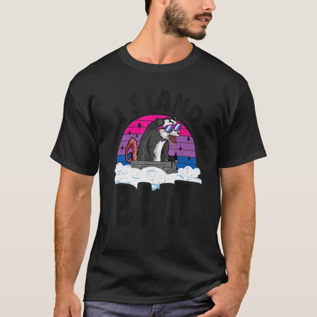 Jag står för det opossum Bisexual Pride Flagga Rai T Shirt (Framsida)