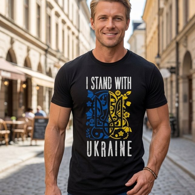 Jag står med Ukraina. Ukrainas treudd.  T Shirt (Skapare uppladdad)