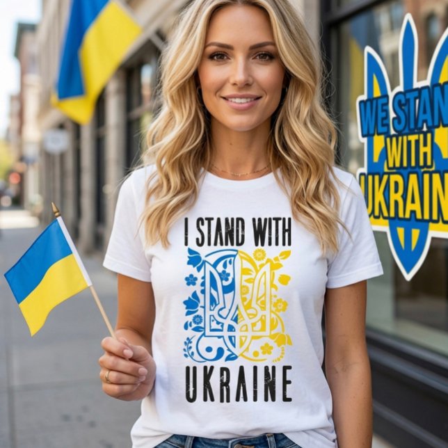Jag står med Ukraina. Ukrainas treudd. T Shirt (Skapare uppladdad)