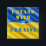 Jag står med Ukrainas knapp Support Freedom Peace<br><div class="desc">Stöd till Ukraina - Frihet - fred - Ukraina Flagga - Hjärta - Patriotisk - Stark - Självständighet - Tillsammans! Du kan överföra till 1 000  Zazzle-produkter.</div>