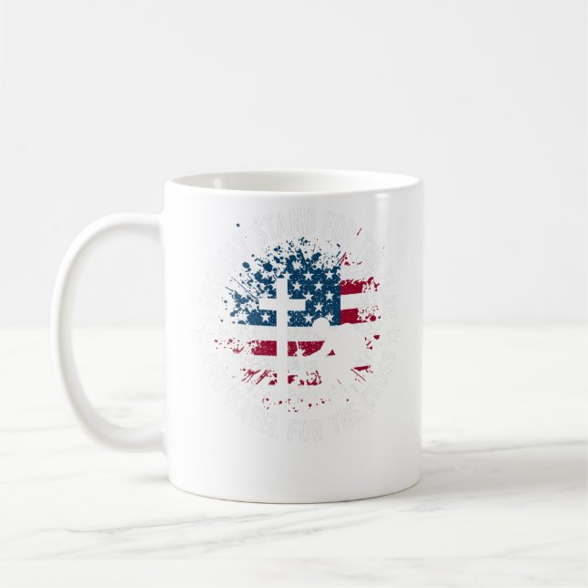Jag står Proudly för flagga knäfaller för kor Kaffemugg (Vänster)