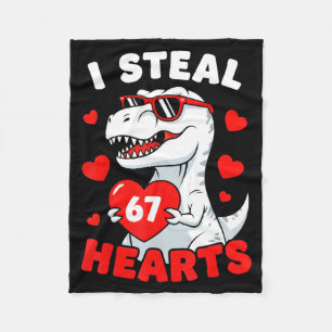 Jag stjäl 67 hjärtan Roligt 67 Valentine Dinosauri Fleecefilt