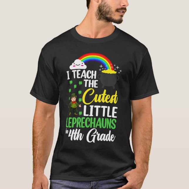 Jag studerar de närmaste små Leprechaunsarna 4:e K T Shirt (Framsida)