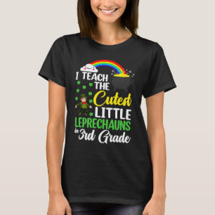 Jag studerar de närmaste små Leprechaunsarna tredj T Shirt