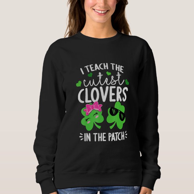 Jag studerar den kutest C som finns i St patricks  T Shirt (Framsida)