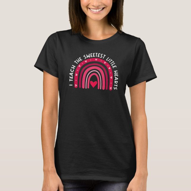 Jag studerar den sötaste Hearts Rainbow Teacher Va T Shirt (Framsida)