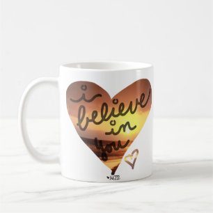 Jag tror i dig muggen för solnedgånghjärtakaffe kaffemugg