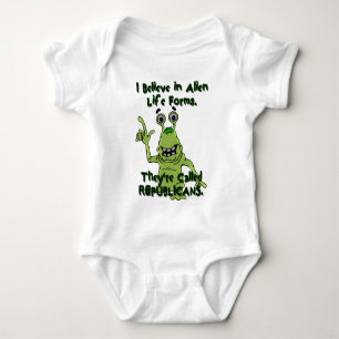 Jag tror i främmande liv bildar, främmande tee shirt