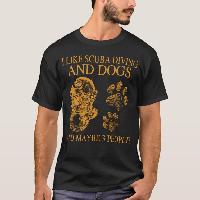 Jag tycker om dyka och hundar och kanske tre perso t shirt (Framsida)