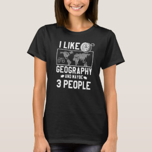 Jag tycker om geografi och kanske tre olika sorter t shirt